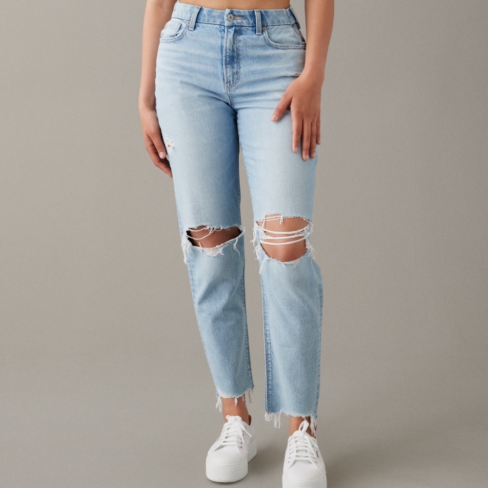 American Eagle Distressed Strigid Light Blue Jeans
